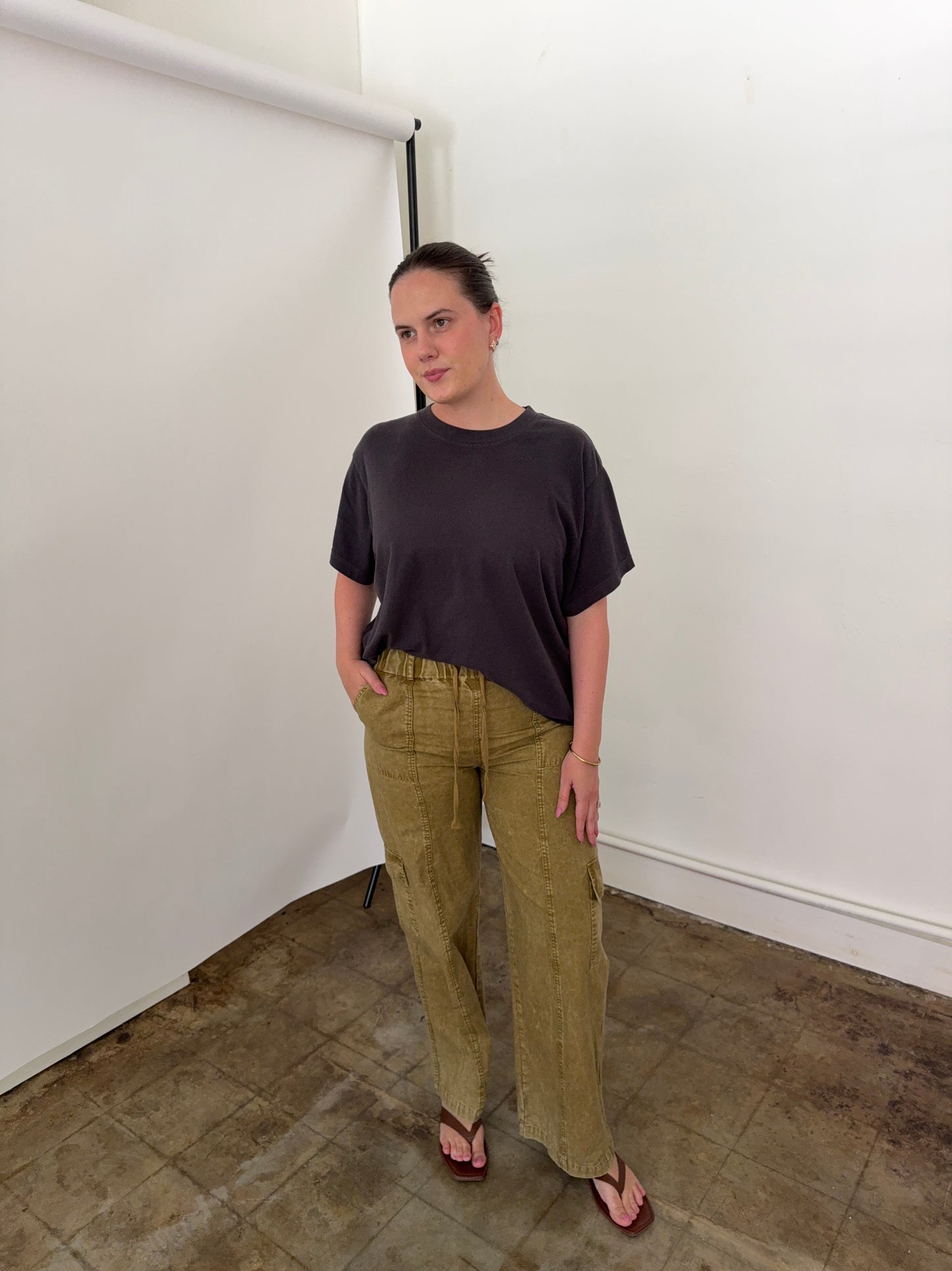 Needii Paxton Olive Acid Wash Cargo Pants (L)