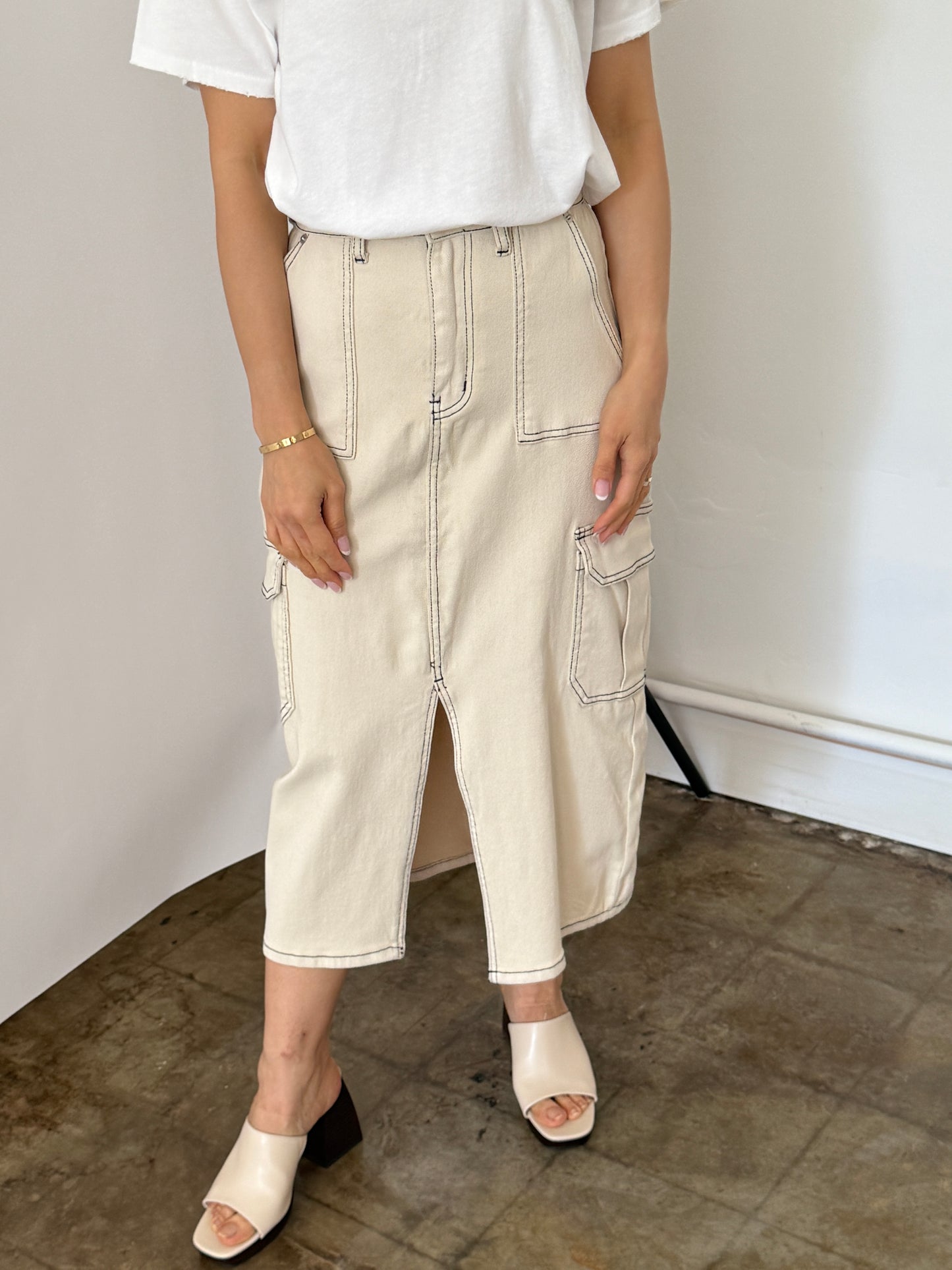 Miou Muse Jaz Cream Contrast Stich Denim Cargo Midi Skirt (S)