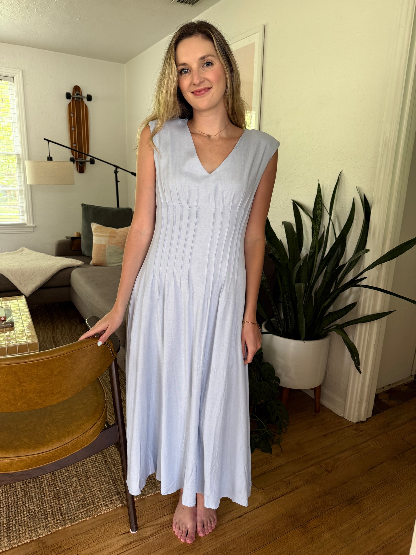 Hallie Linen Pintuck Sleeveless Midi Dress (Blue)