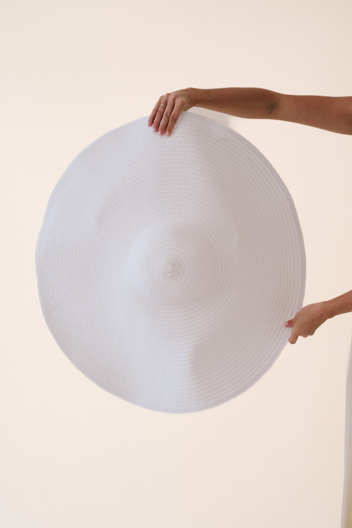 Oversized Floppy Straw Hat (Four Colors)