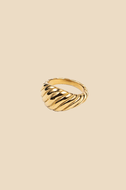 Brenda Grands Big Twisted Ring