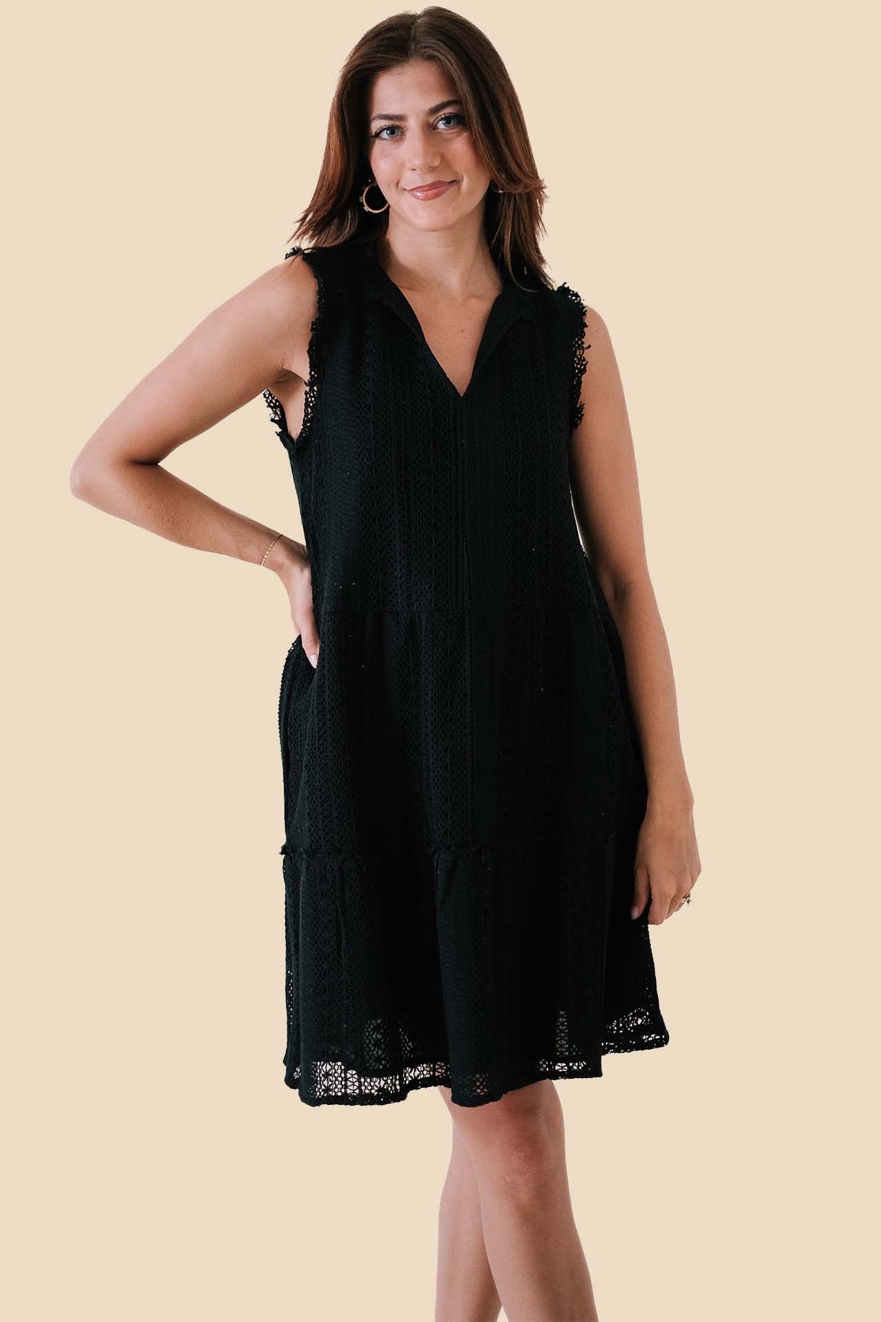 Evelyn Sleeveless Lace Tiered Mini Dress (Black)