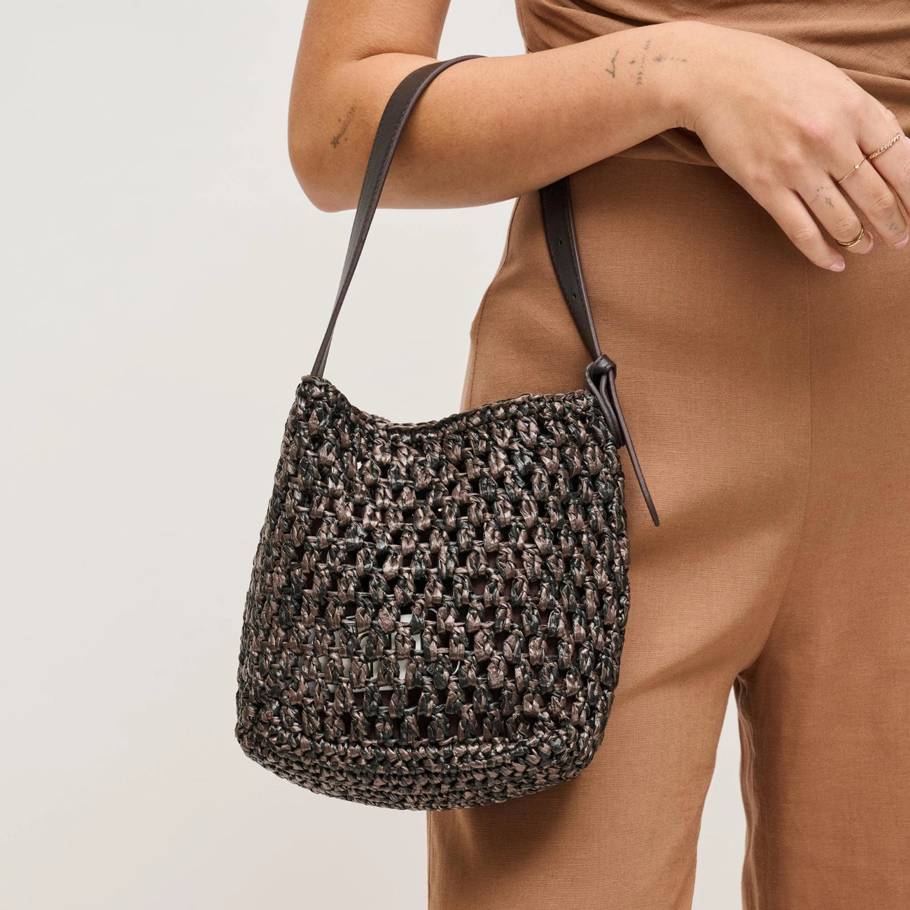 Ember Woven Shoulder Bag (Two Colors)