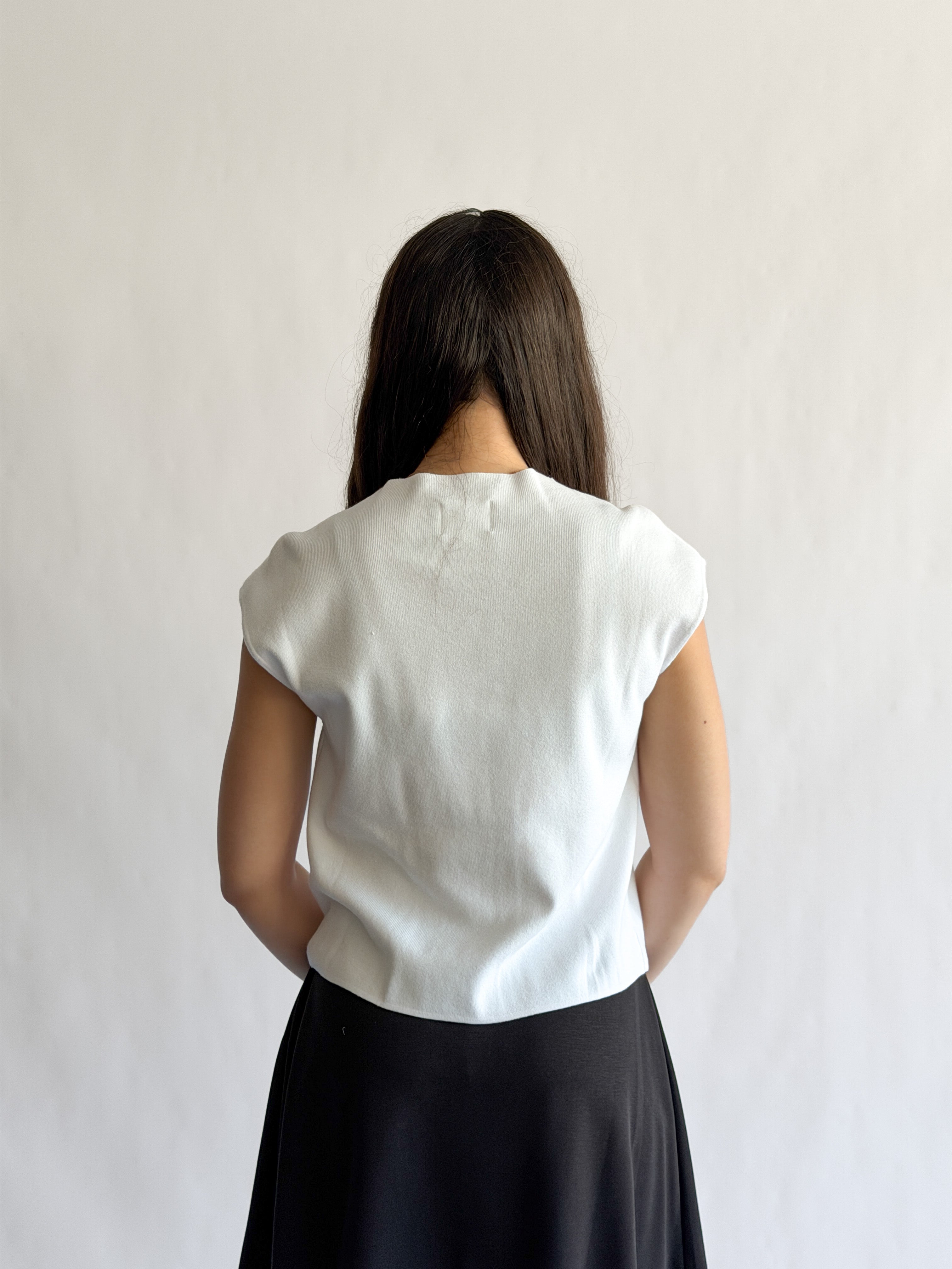 Things Between Nicole Knit Buttoned Short Sleeve Top (White)