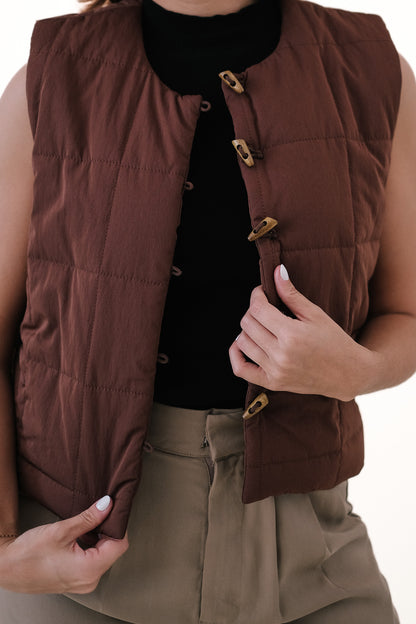 Laken Wood Buttoned Puffer Vest (Chocolate)