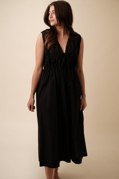 Khloe Cinched Waist Sleeveless Midi Dress (Black)