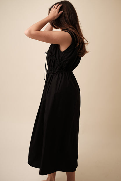 Khloe Cinched Waist Sleeveless Midi Dress (Black)