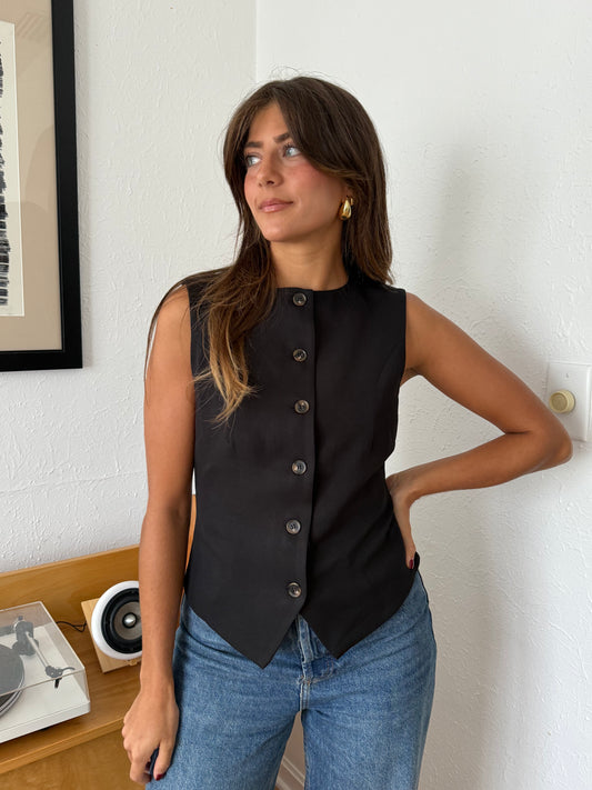 Needii Gabriella Sleeveless Buttoned Vest Top (Black)
