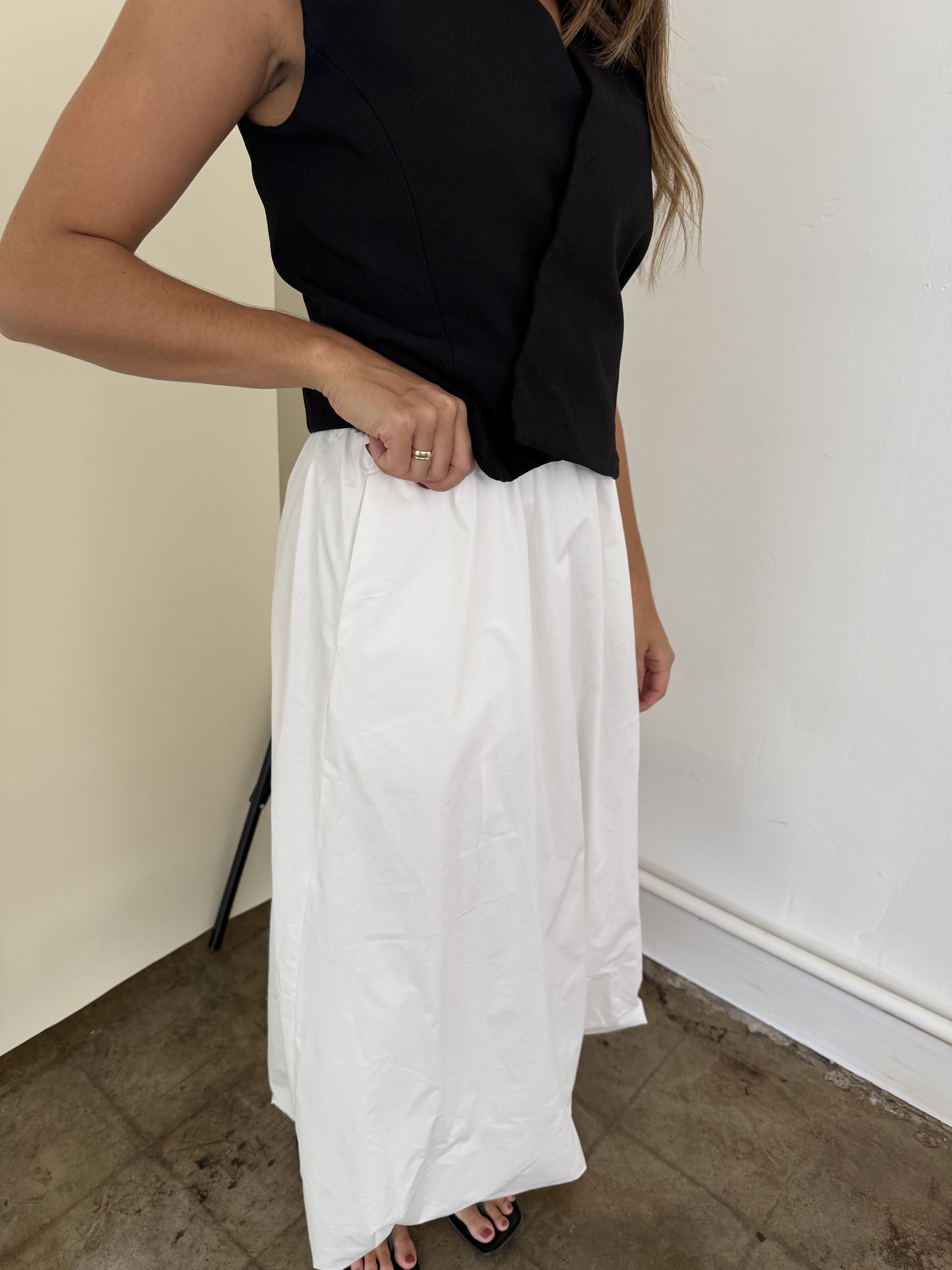 全国送料無料・イイ店 Bubble White Ingrid Muse Miou Hem Boutique Momni – Skirt Midi スカート