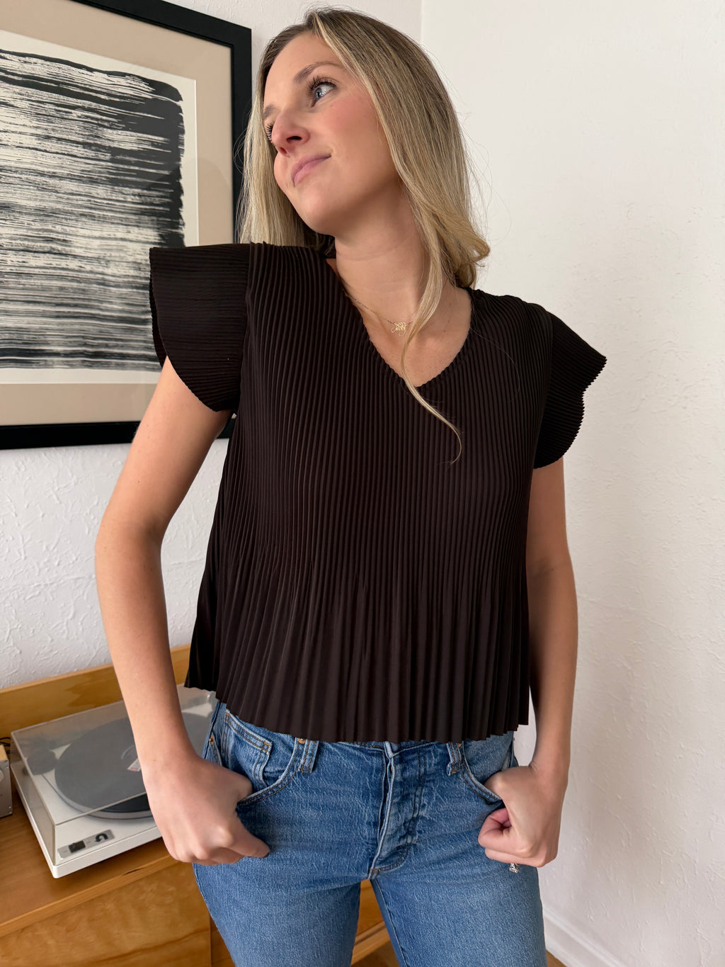 Winnie Pleated Flutter Short Sleeve Top (Brown)