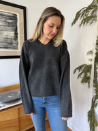 Dallas Stretch Knit V-Neck Relaxed Pullover Sweater (Charcoal)