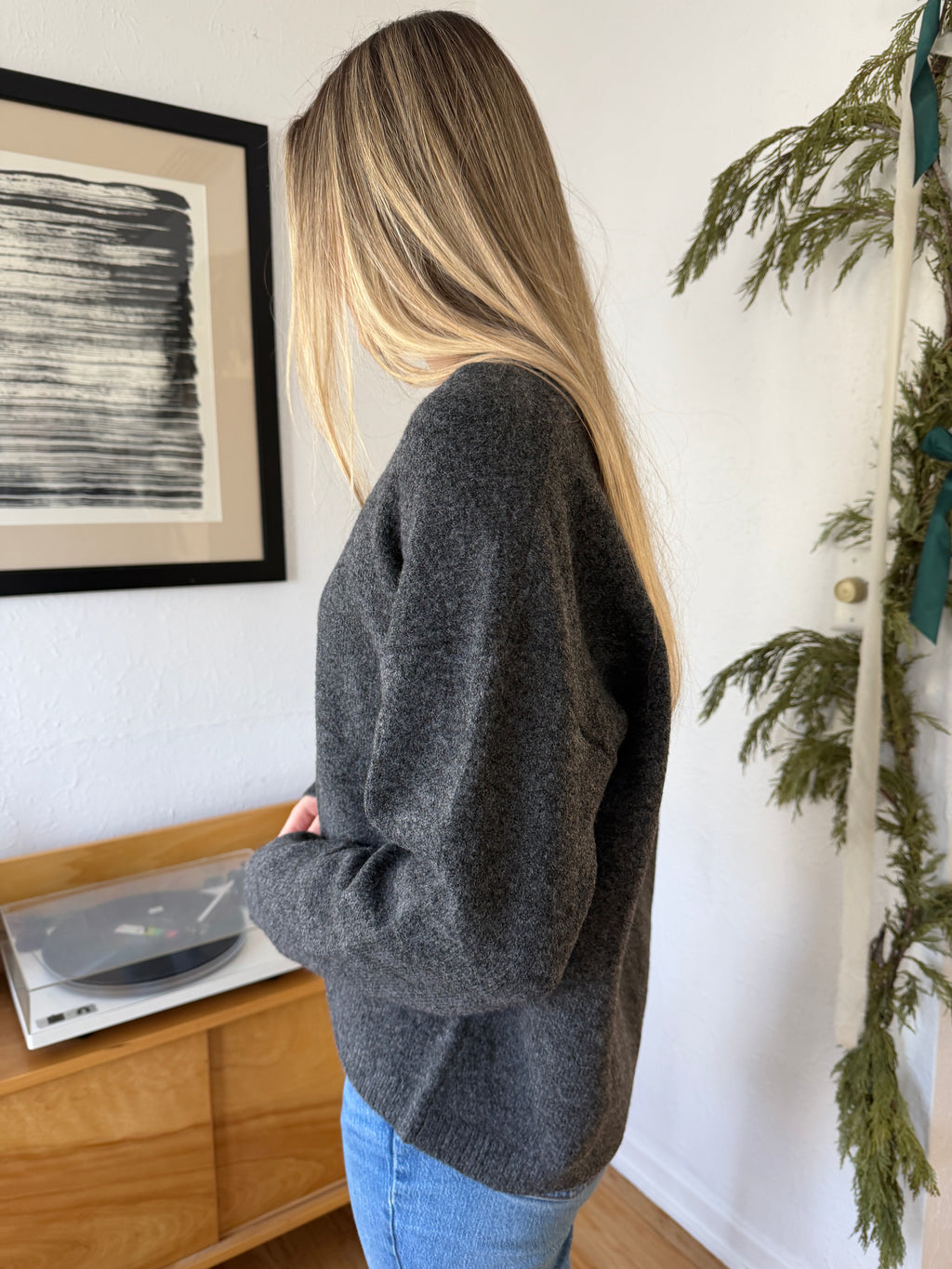 Dallas Stretch Knit V-Neck Relaxed Pullover Sweater (Charcoal)