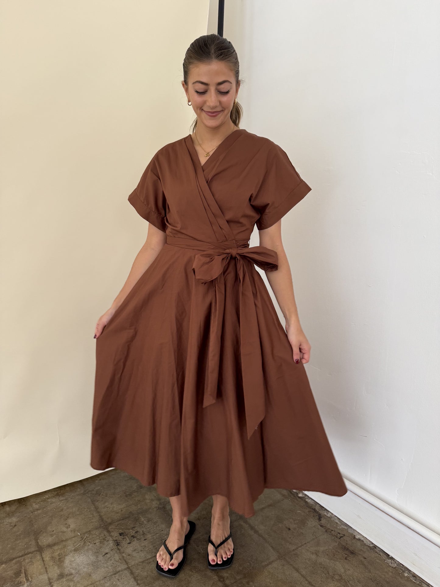 Madeline Cotton Wrap Short Sleeve Midi Dress (Brown)