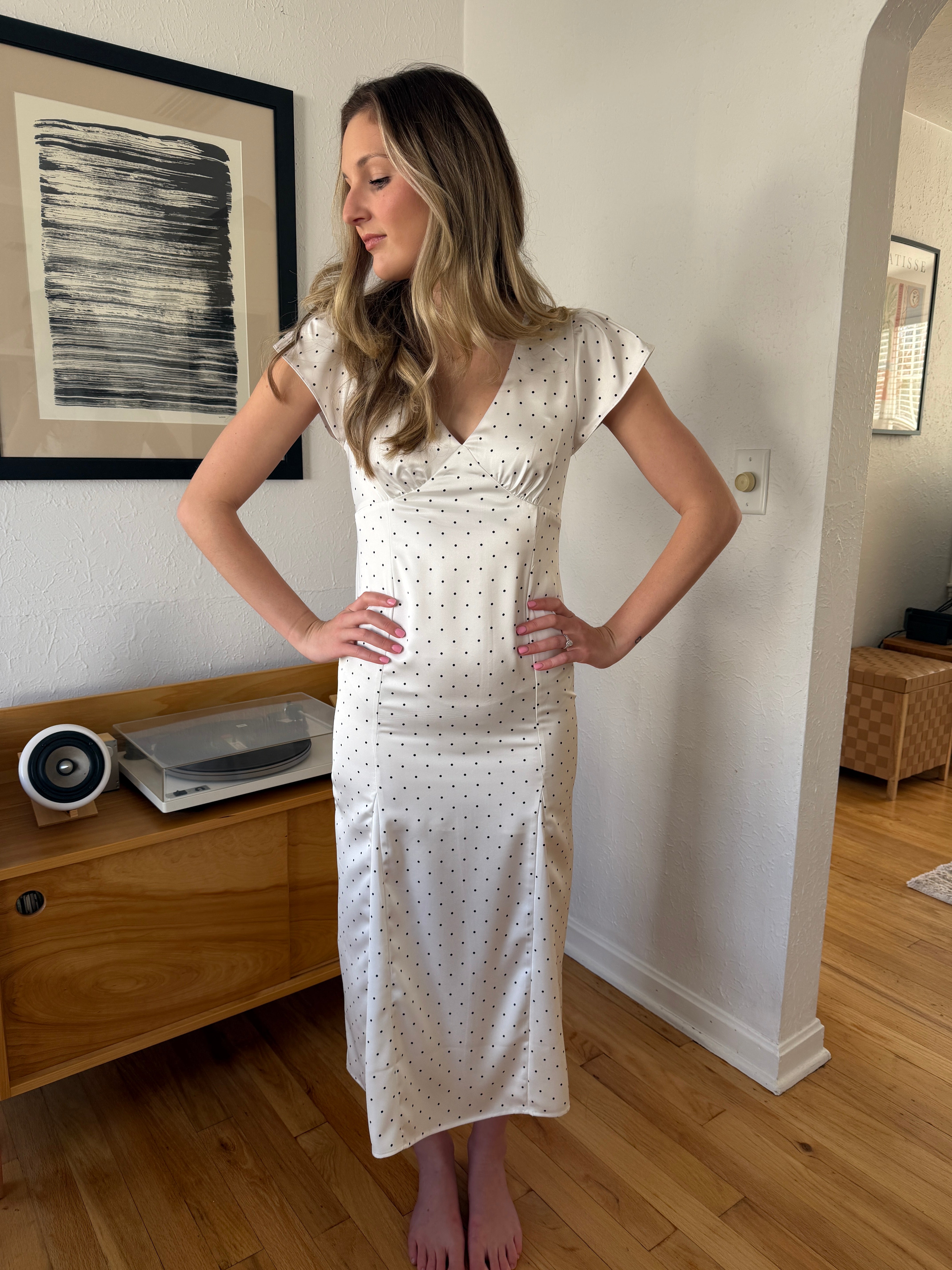 Helena White Satin Polka Dot Short Sleeve Midi Dress – Momni Boutique