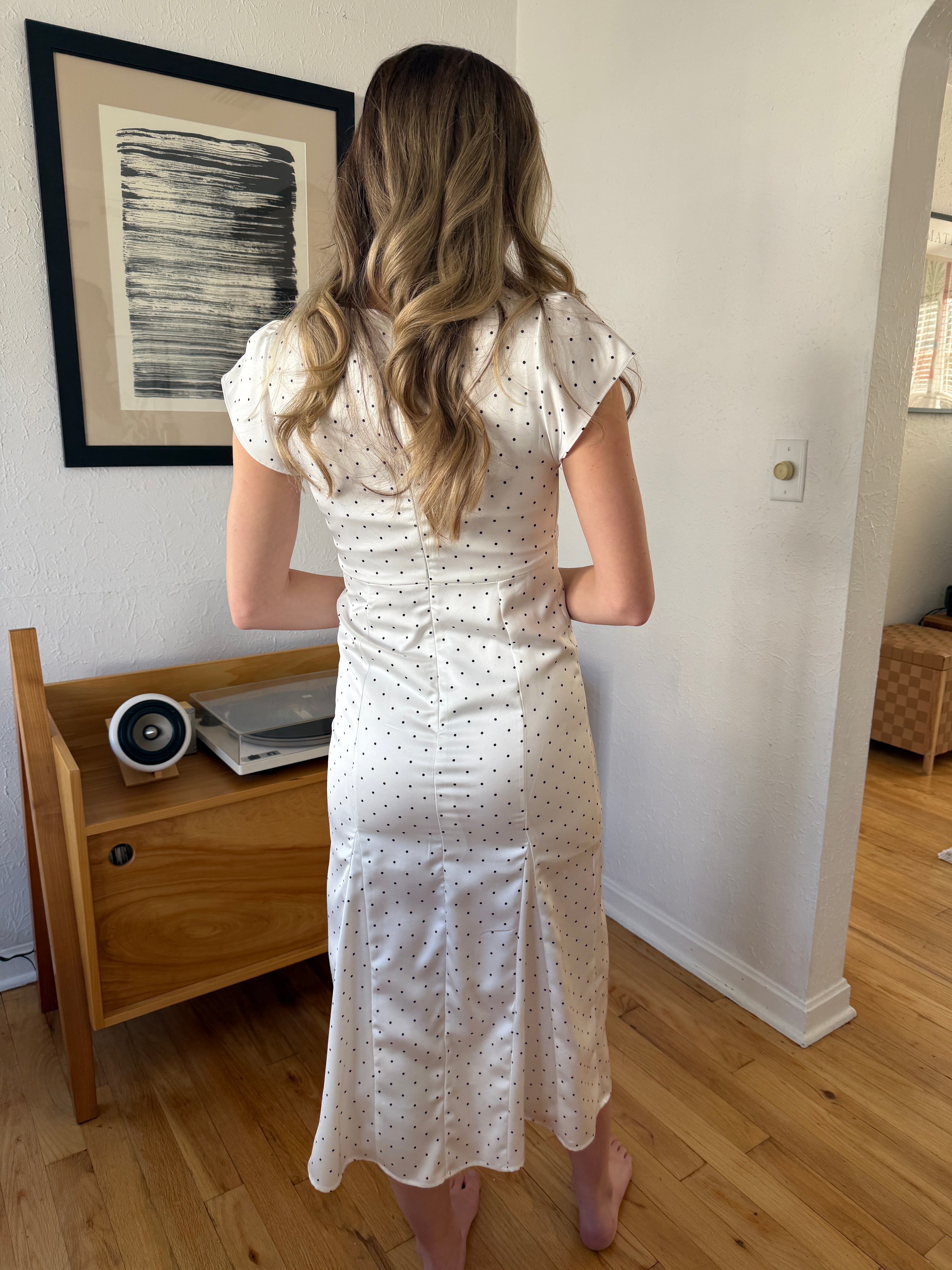 Helena White Satin Polka Dot Short Sleeve Midi Dress – Momni Boutique