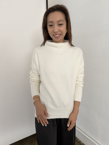 Peyton Ivory Mock Neck Knit Pullover Sweater (M)