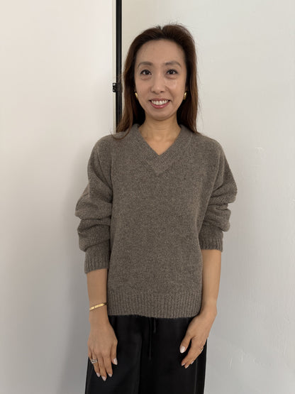 Priya Relaxed V-Neck Knit Pullover Sweater (Grey)