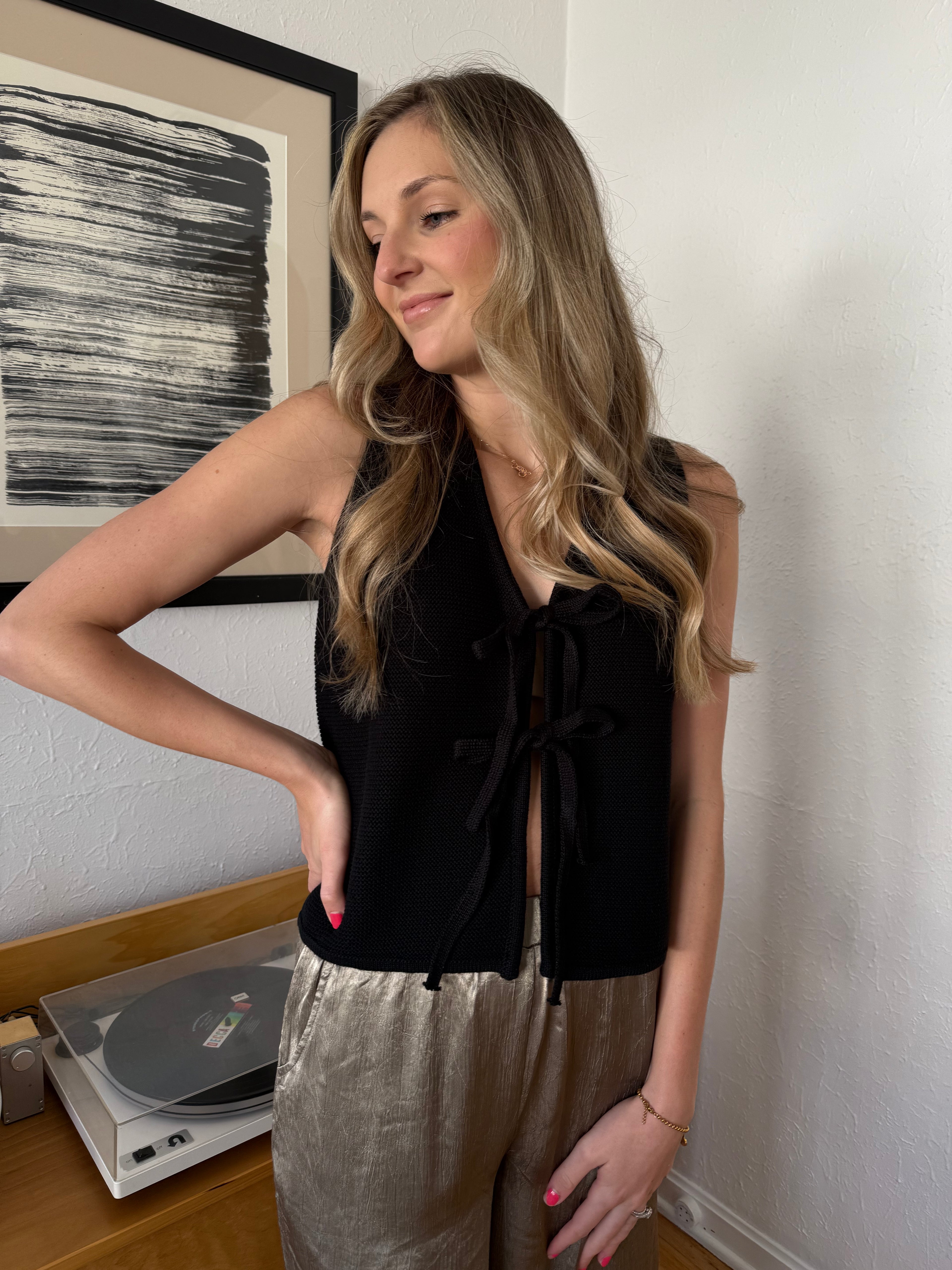 Miou Muse Micah Knit Tie Front Sleeveless Vest (Black)