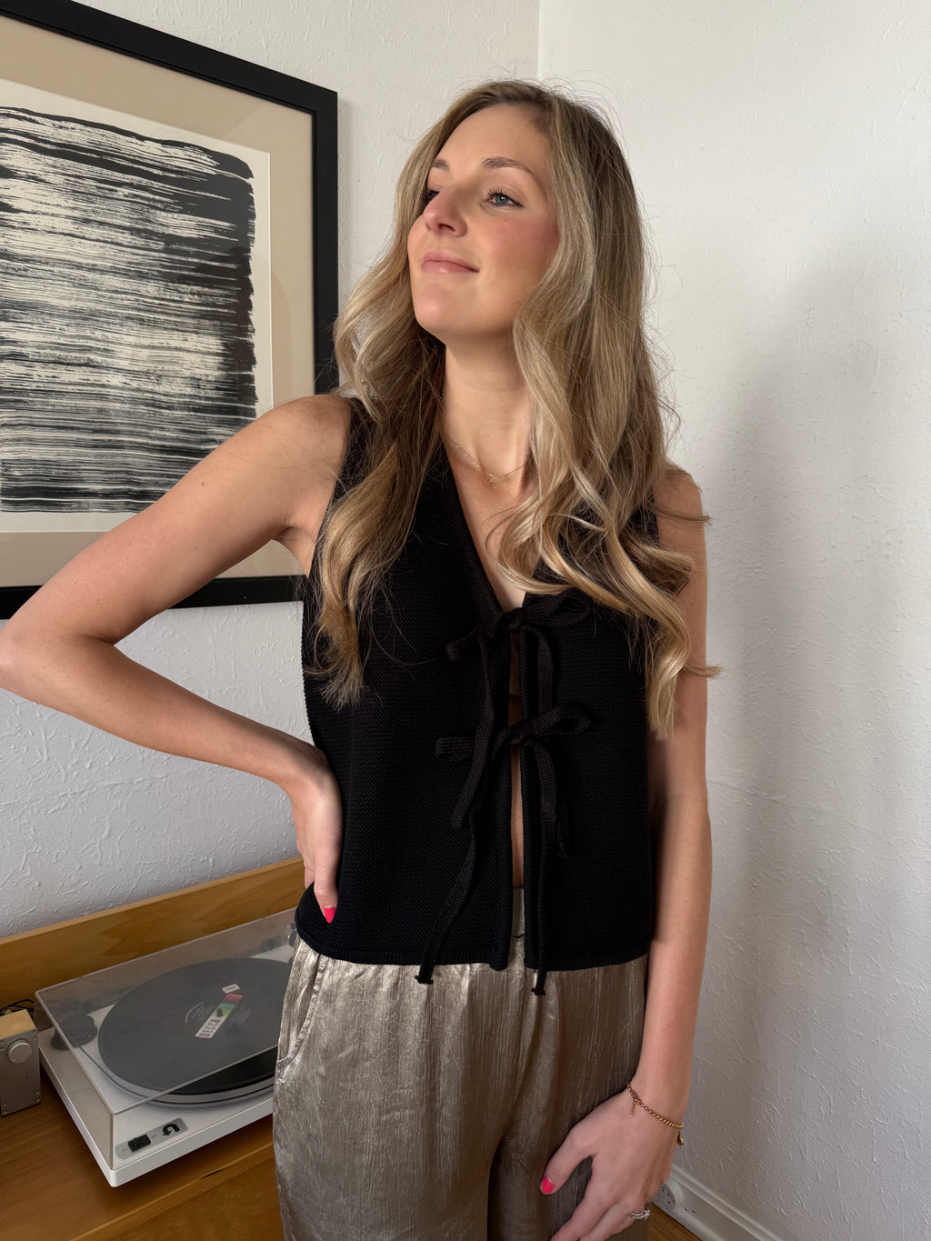 Miou Muse Micah Knit Tie Front Sleeveless Vest (Black)