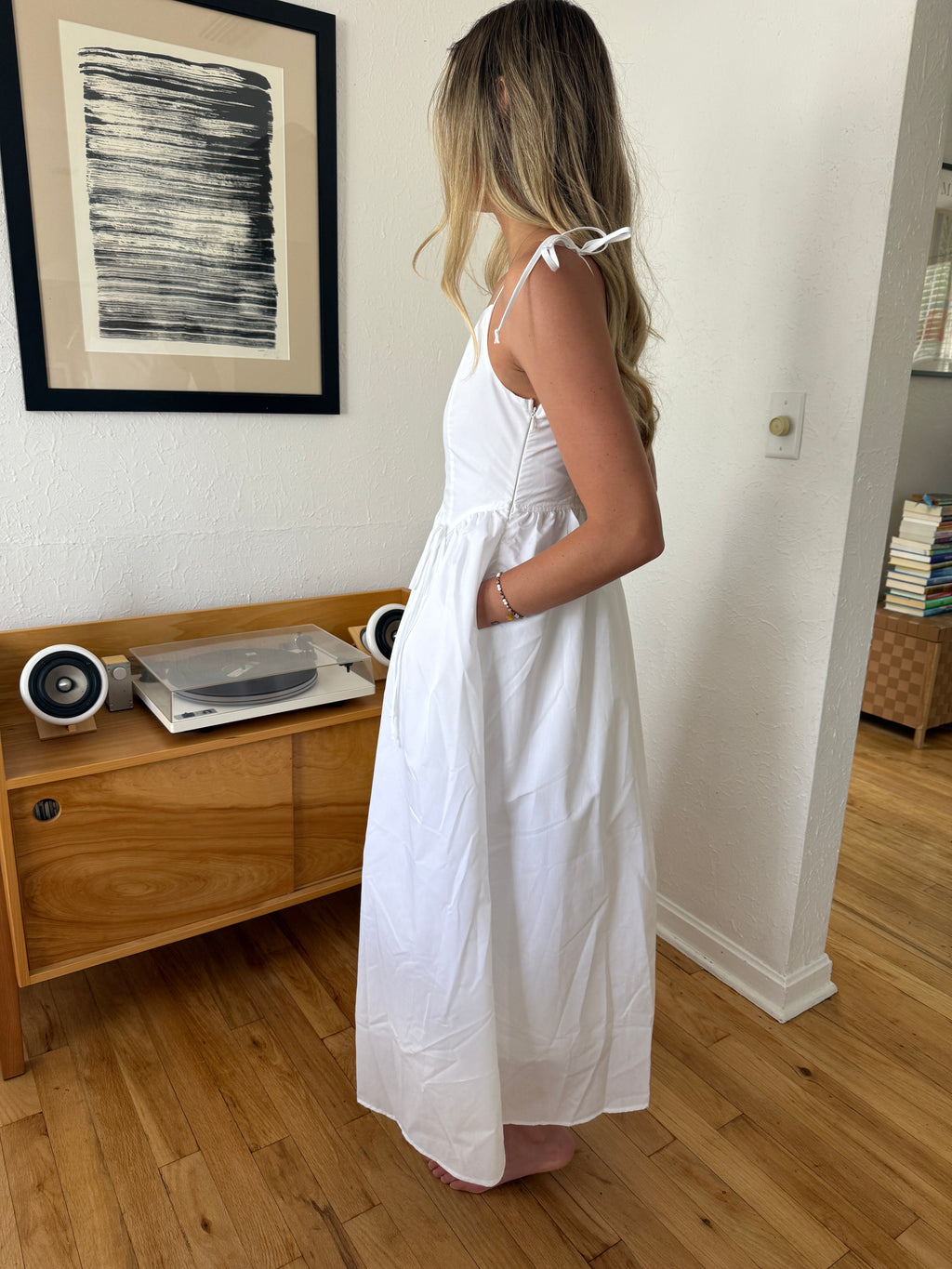 Miou Muse Kylie Bow Accent Empire Waist Sleeveless Midi Dress (White)