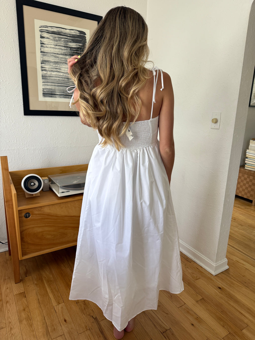 Miou Muse Kylie Bow Accent Empire Waist Sleeveless Midi Dress (White)