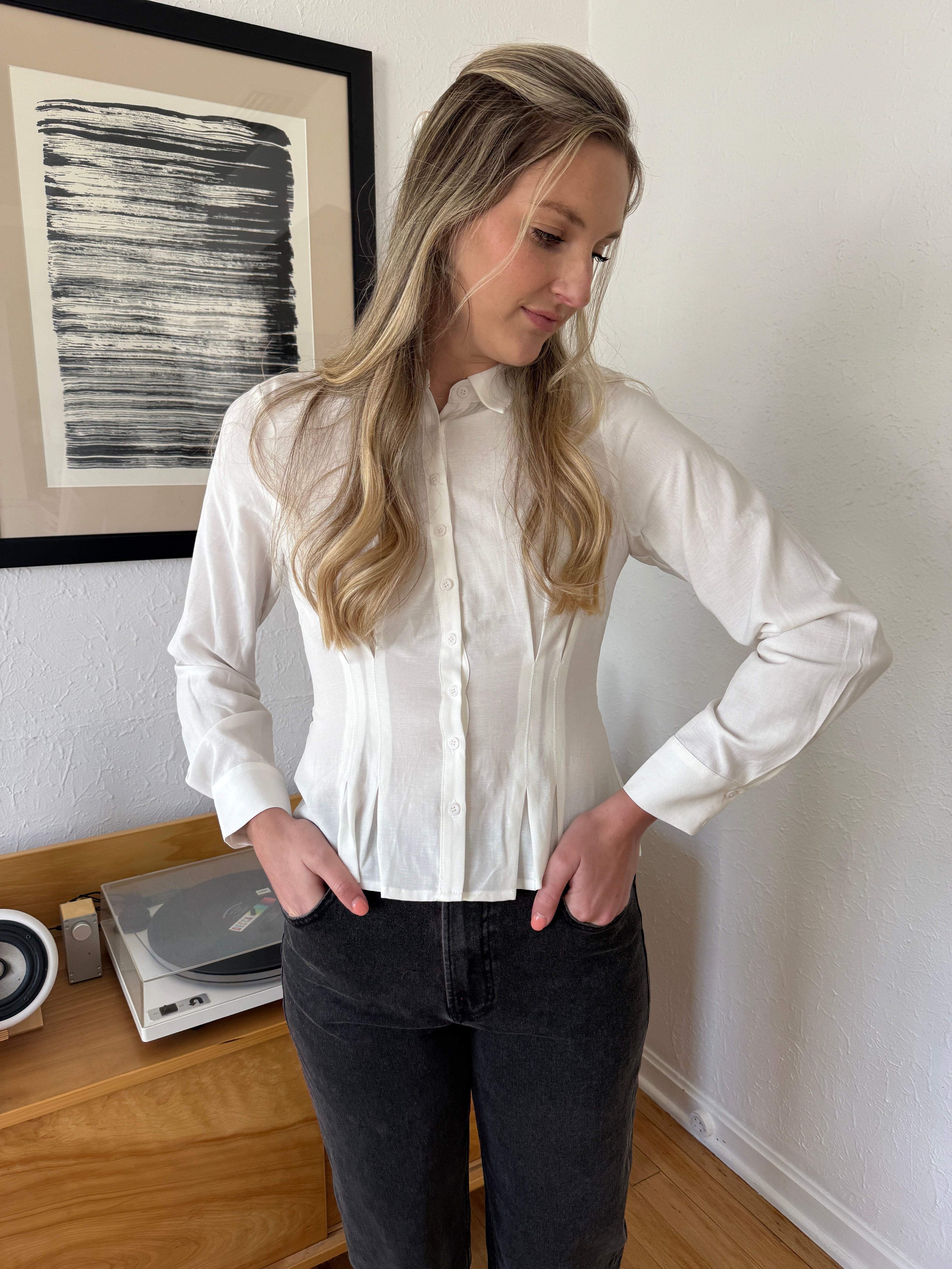 Violetta White Linen Buttoned Long Sleeve Top