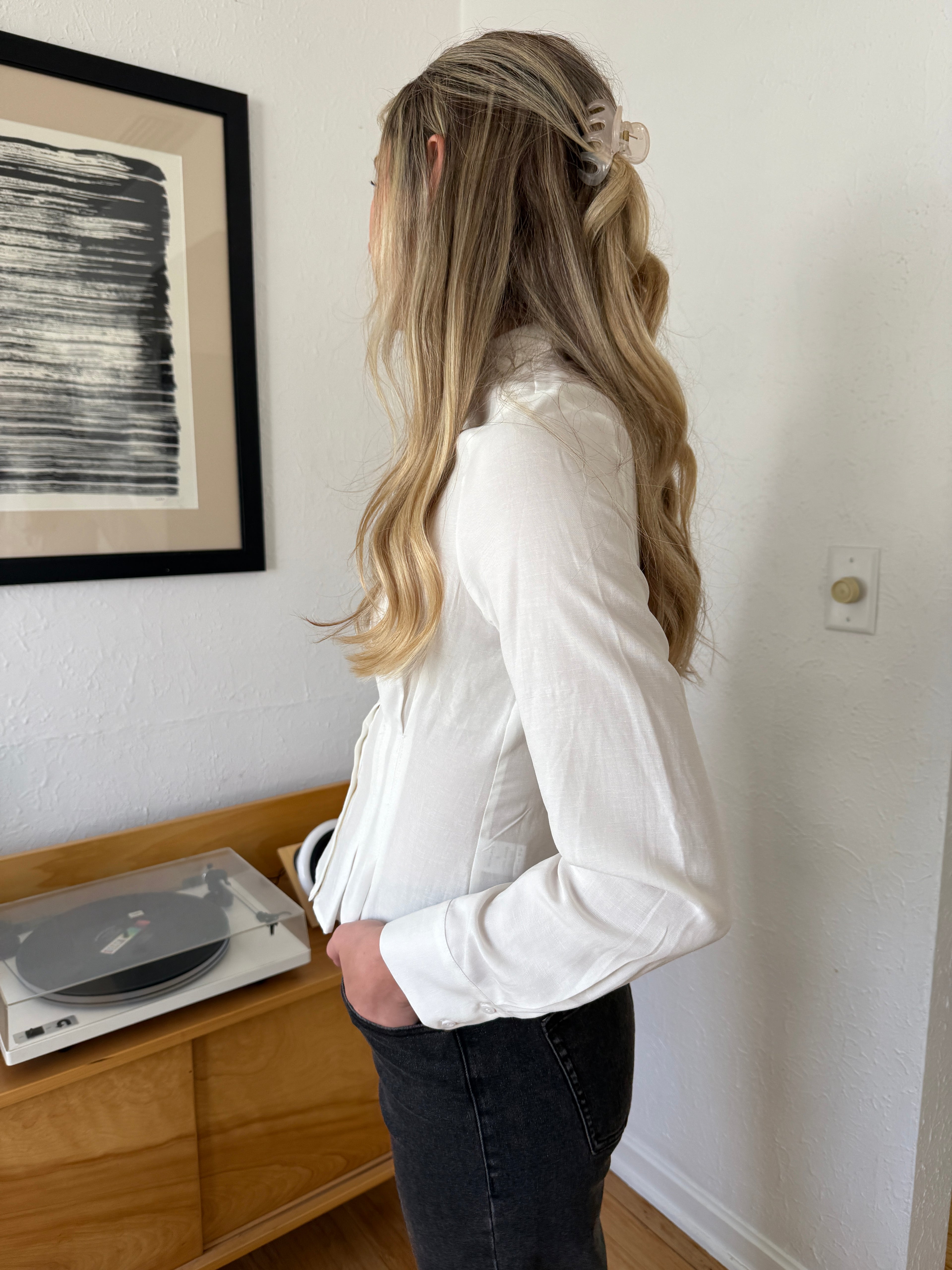 Violetta White Linen Buttoned Long Sleeve Top