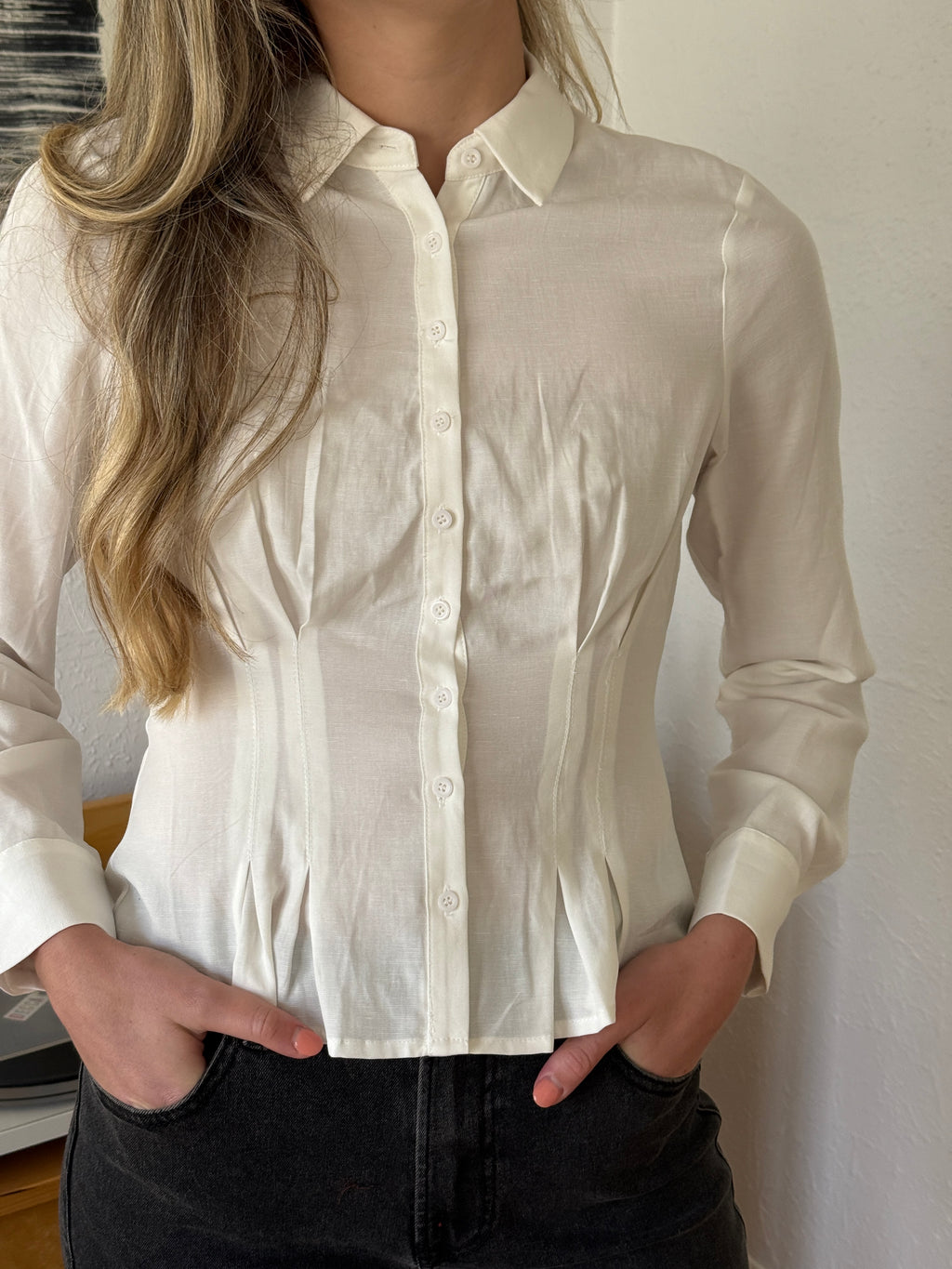 Violetta White Linen Buttoned Long Sleeve Top