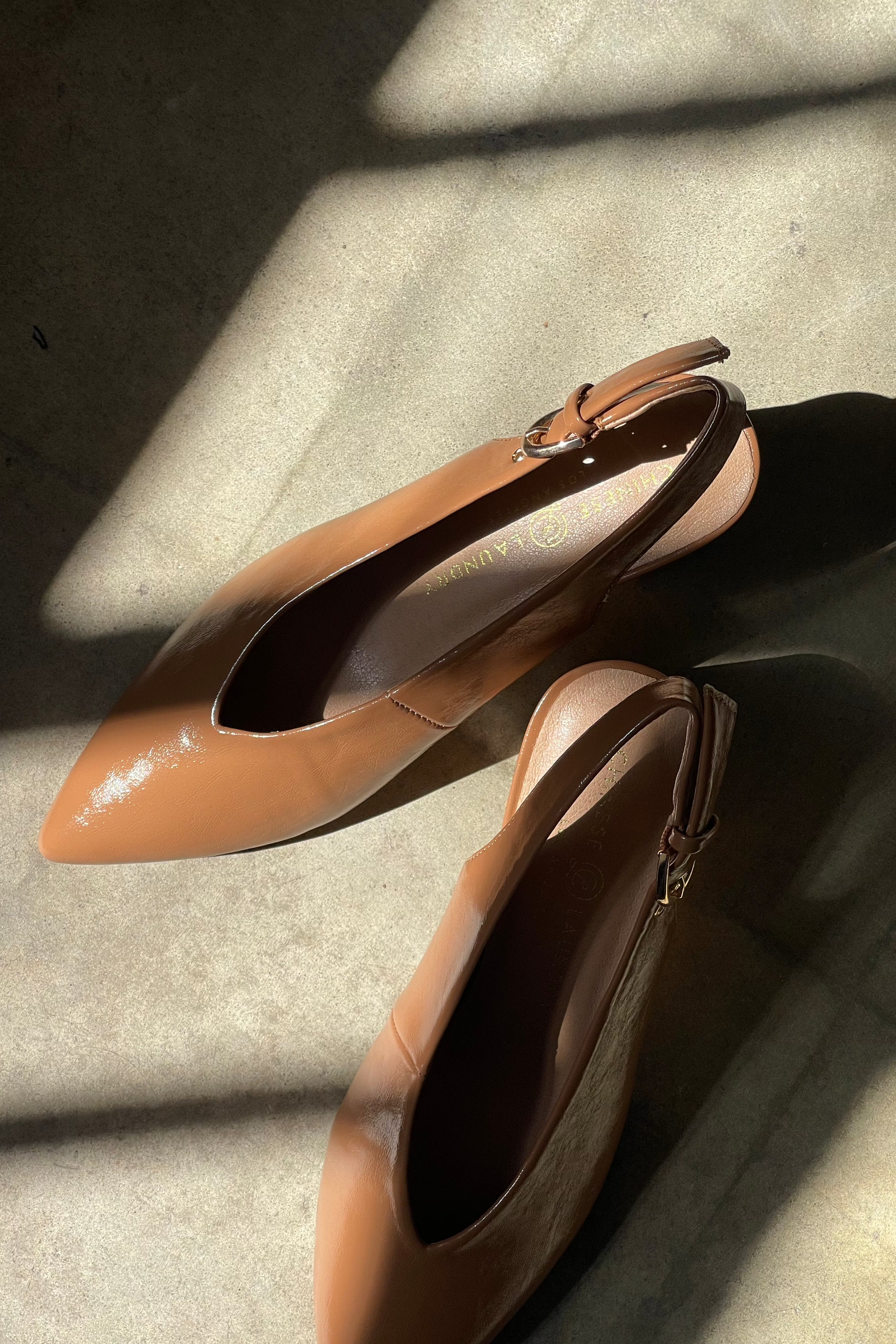 Chinese Laundry Menny Slingback Pump (Camel)