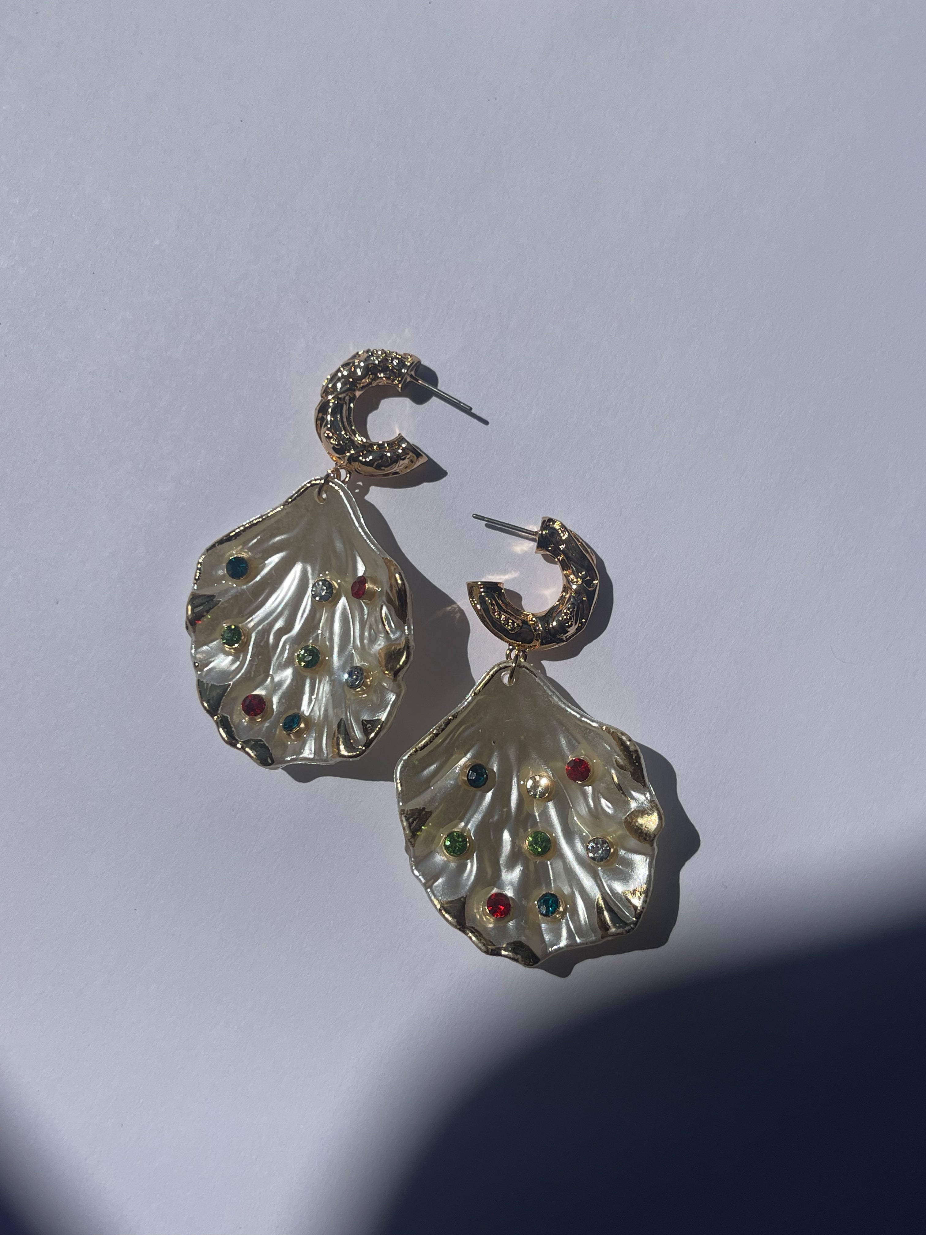 Rhinestone Shell Drop Earrings