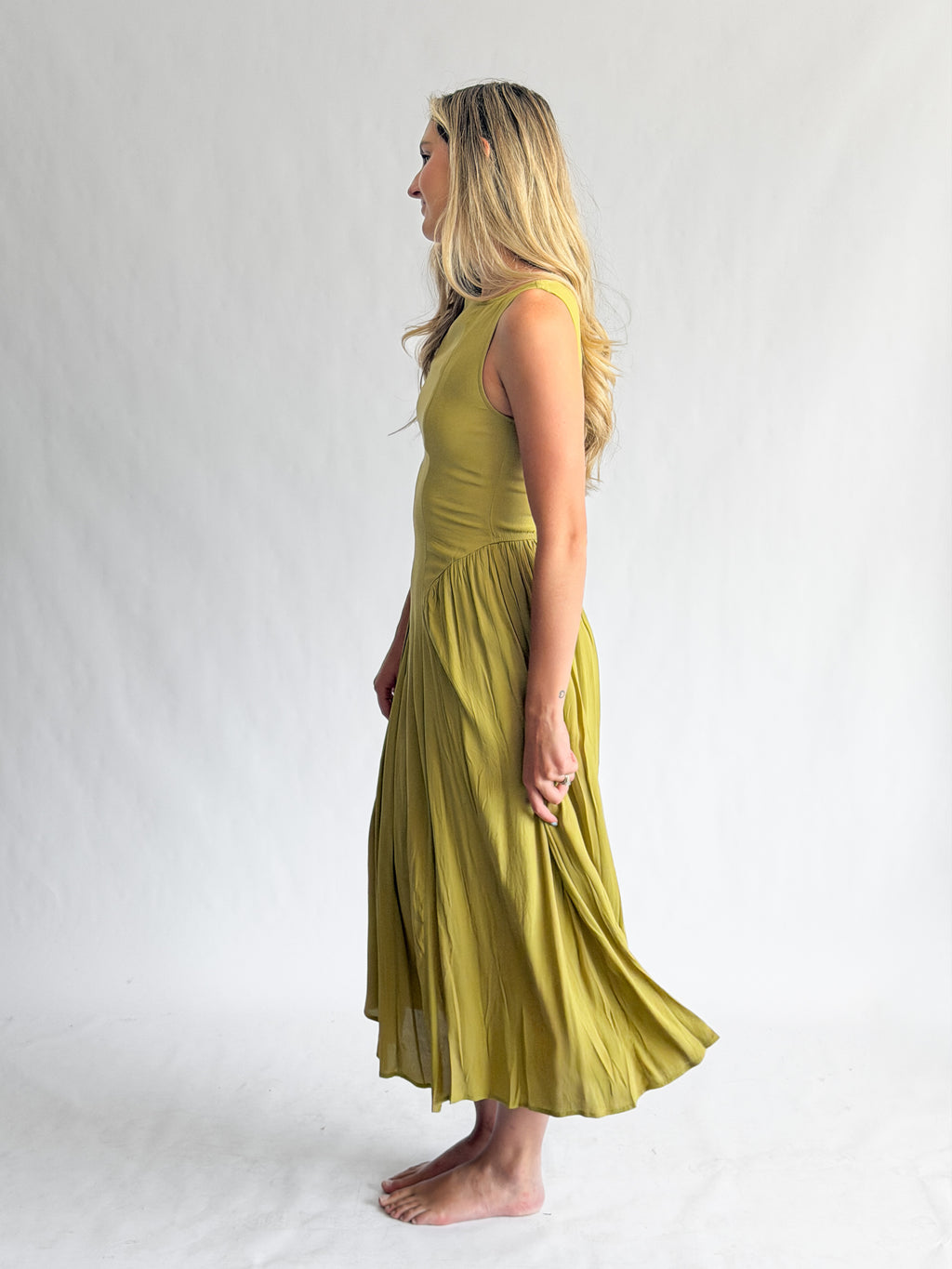 Violet Boat Neck Sleeveless Basque Waist Midi Dress (Green)
