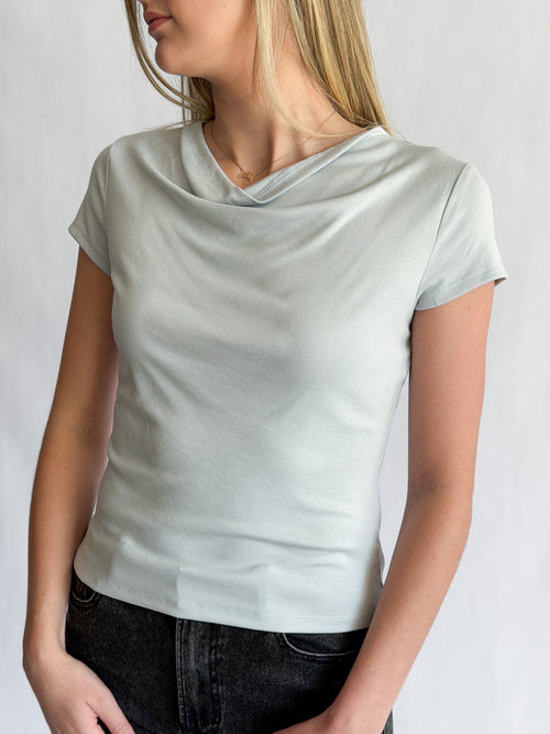 Quinn Soft Stretch Boatneck Short Sleeve Top (Blue)