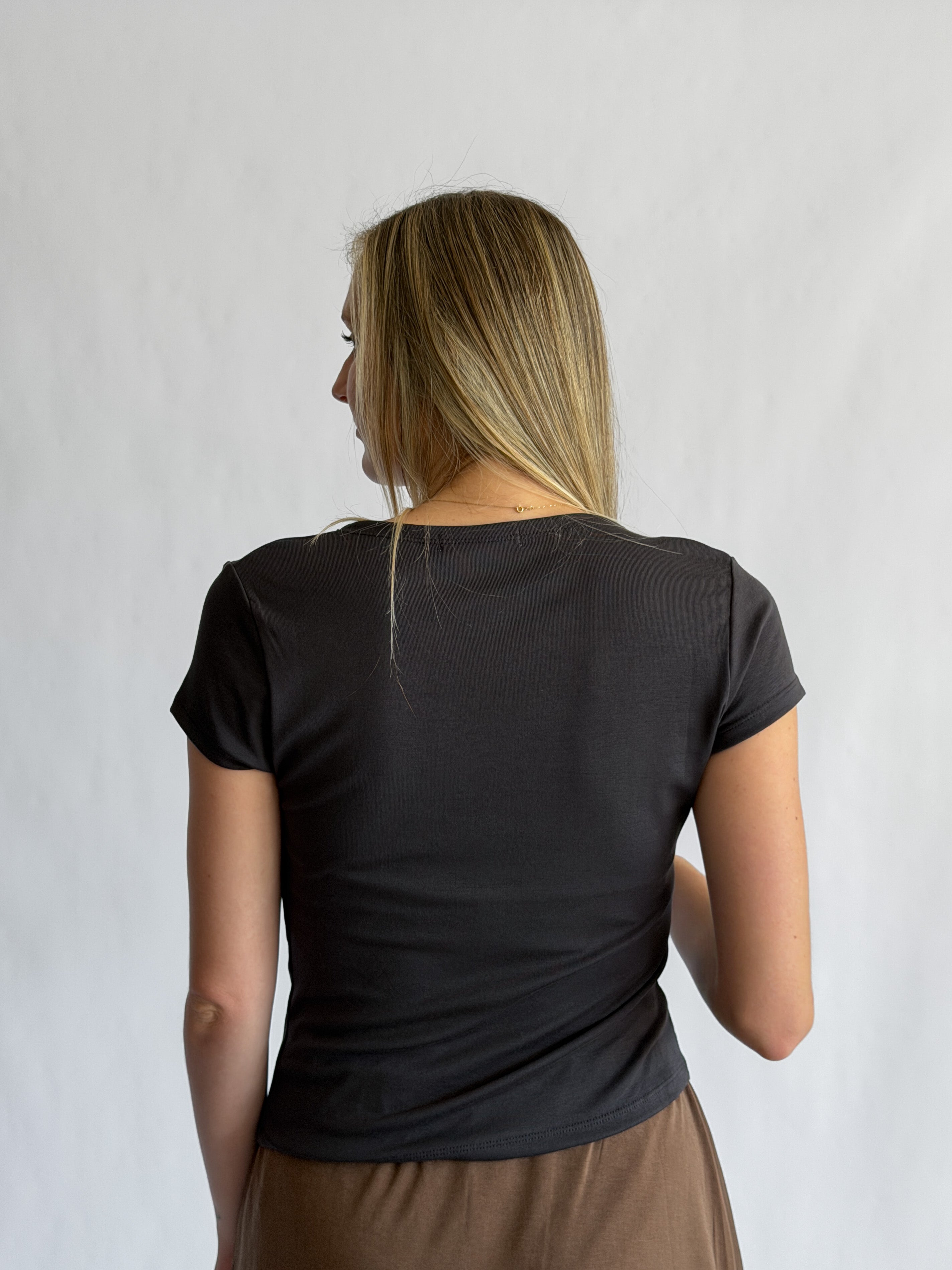 Quinn Soft Stretch Boatneck Short Sleeve Top (Charcoal)