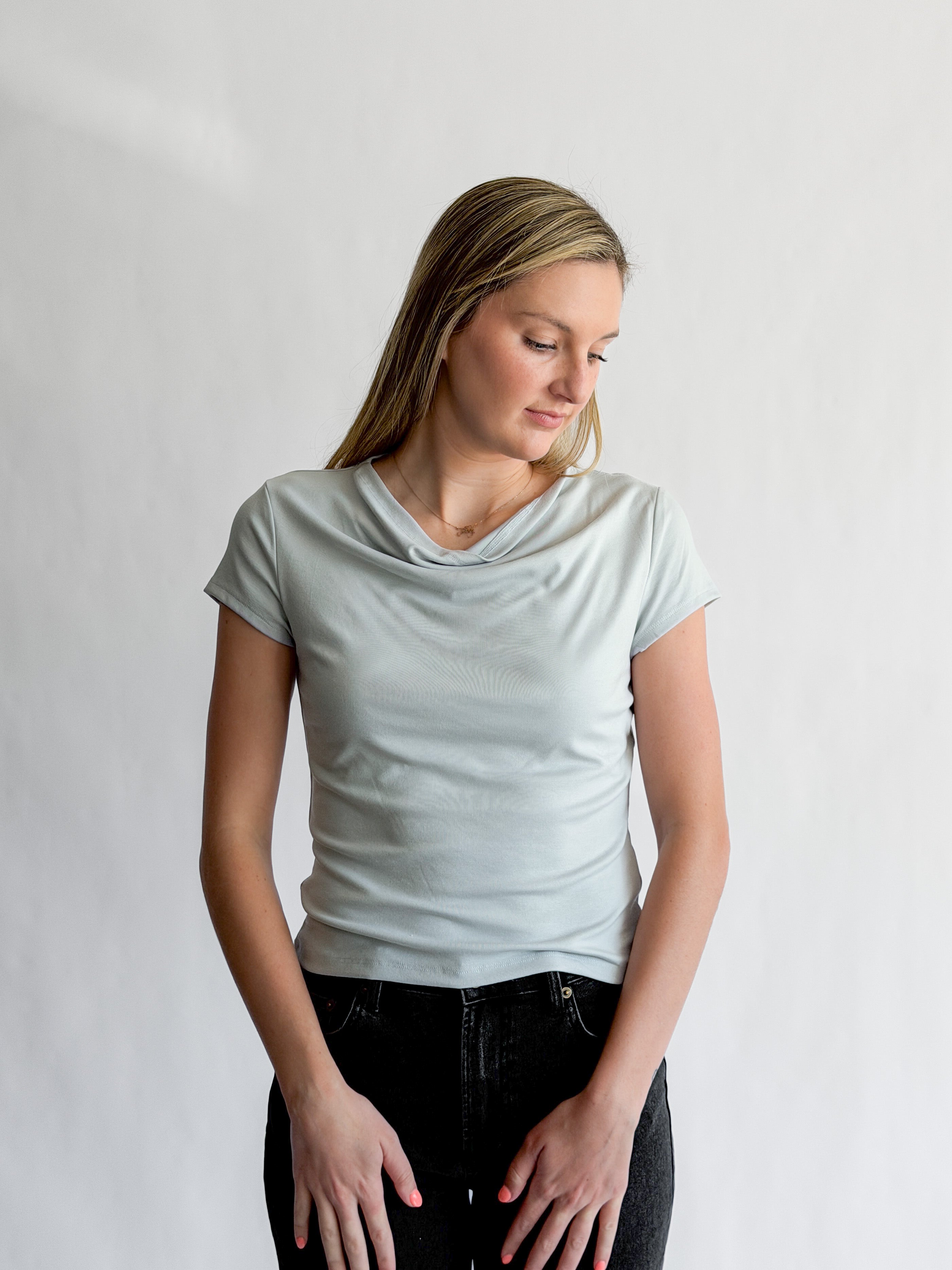 Quinn Soft Stretch Boatneck Short Sleeve Top (Blue)