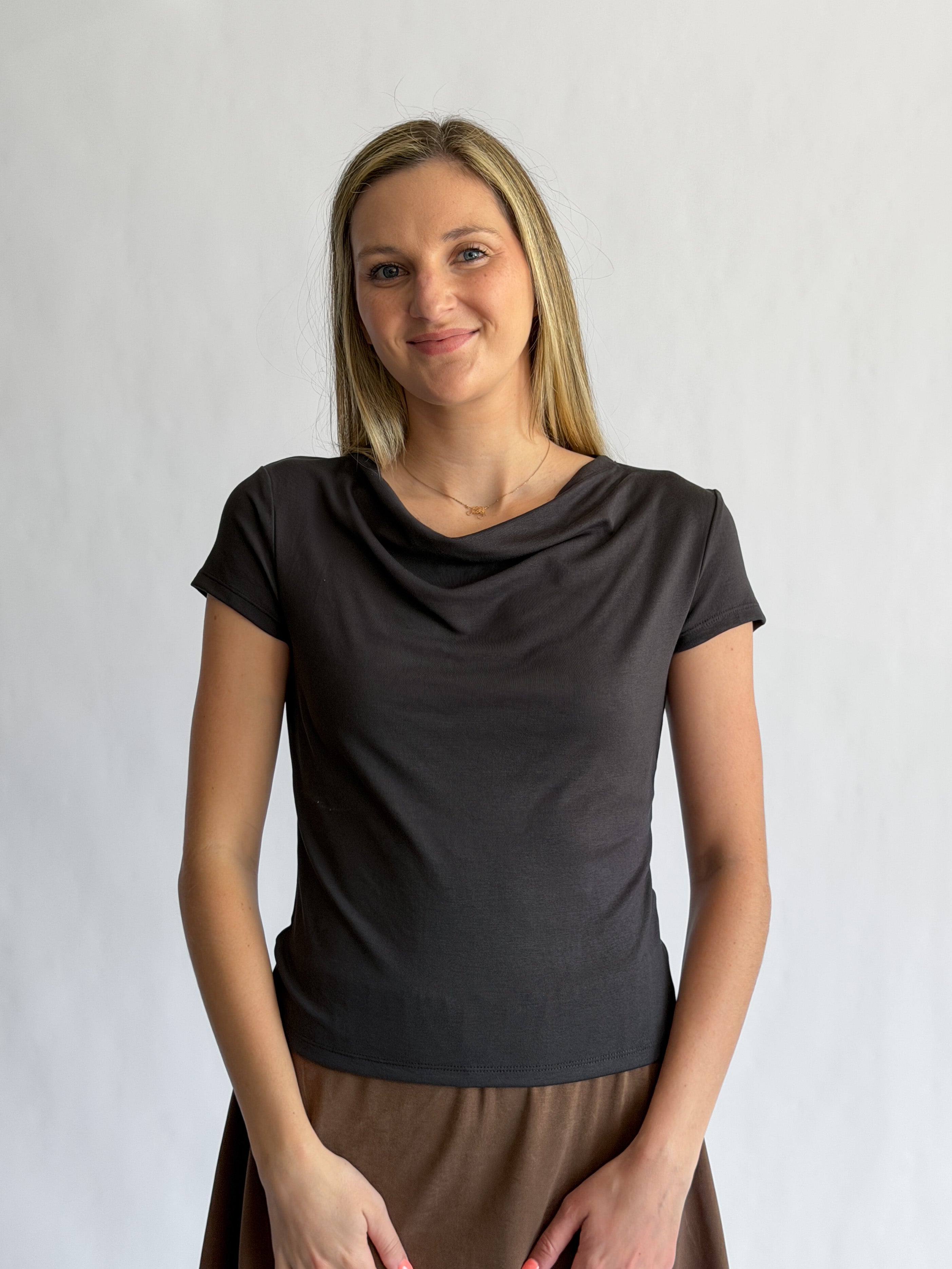 Quinn Soft Stretch Boatneck Short Sleeve Top (Charcoal)