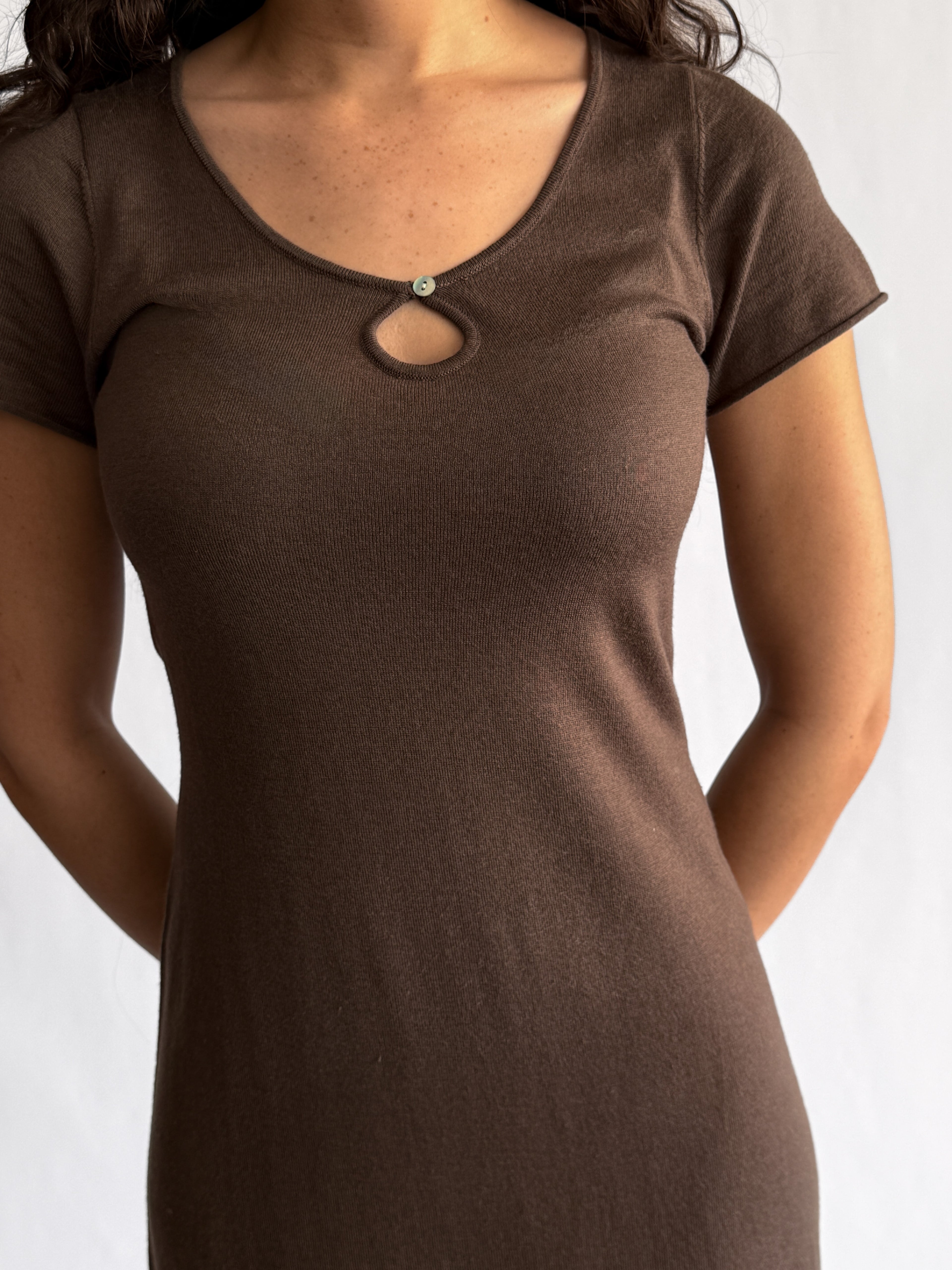 Paris Brown Keyhole Knit Short Sleeve Midi Dress