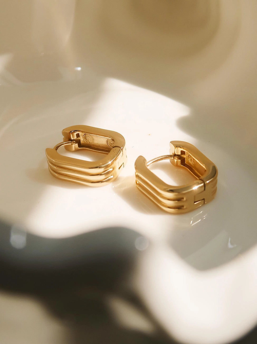 Flânerie Noa 18K Gold Stripe Hoop Earrings
