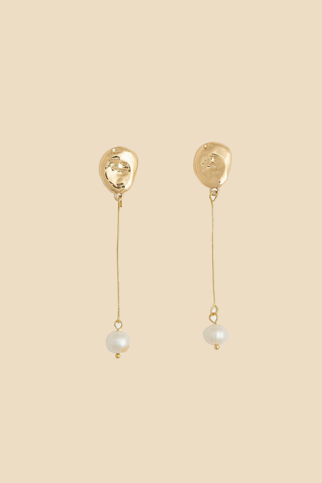 Petit Moments Kylie Hammered Gold Drop Pearl Earrings