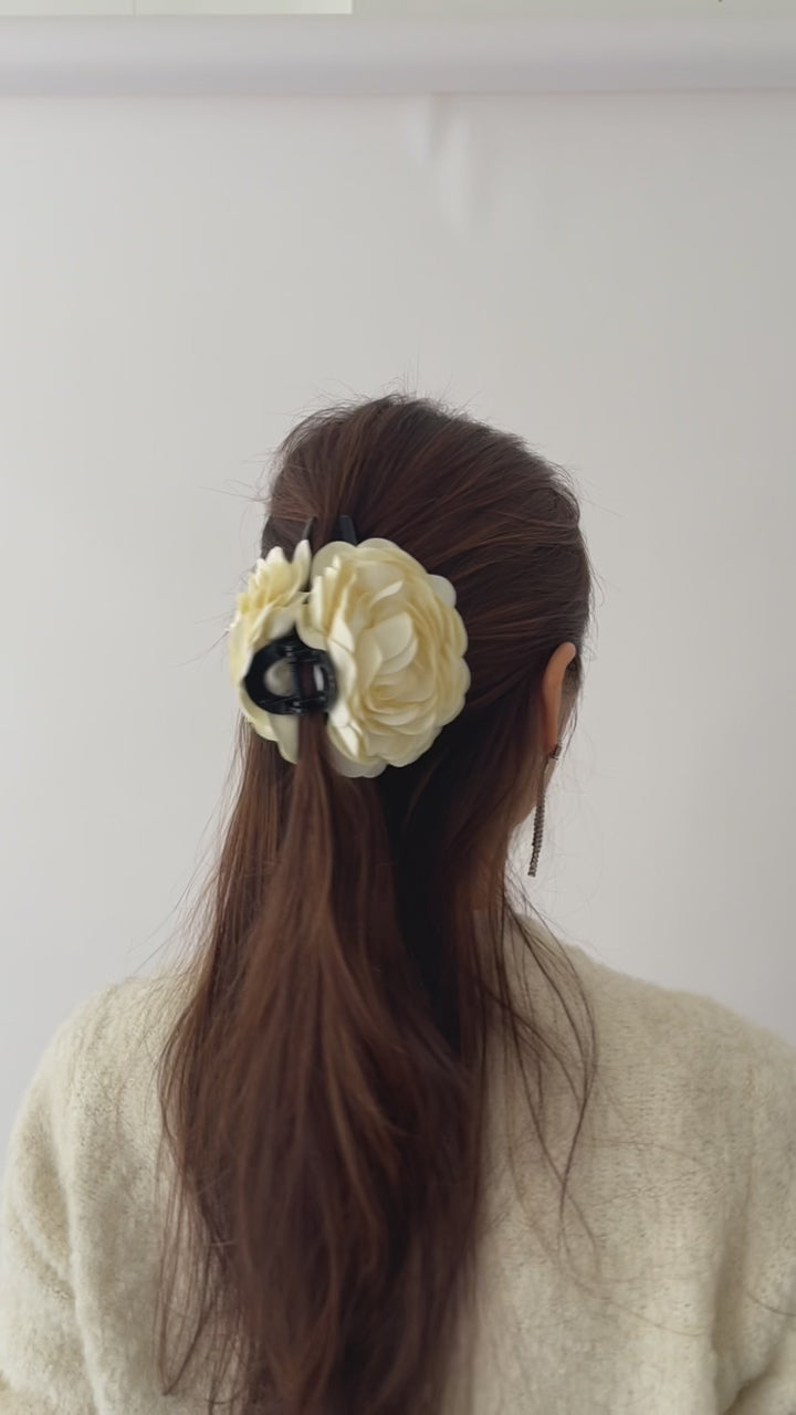 Floral Textured Hair Claw Clip