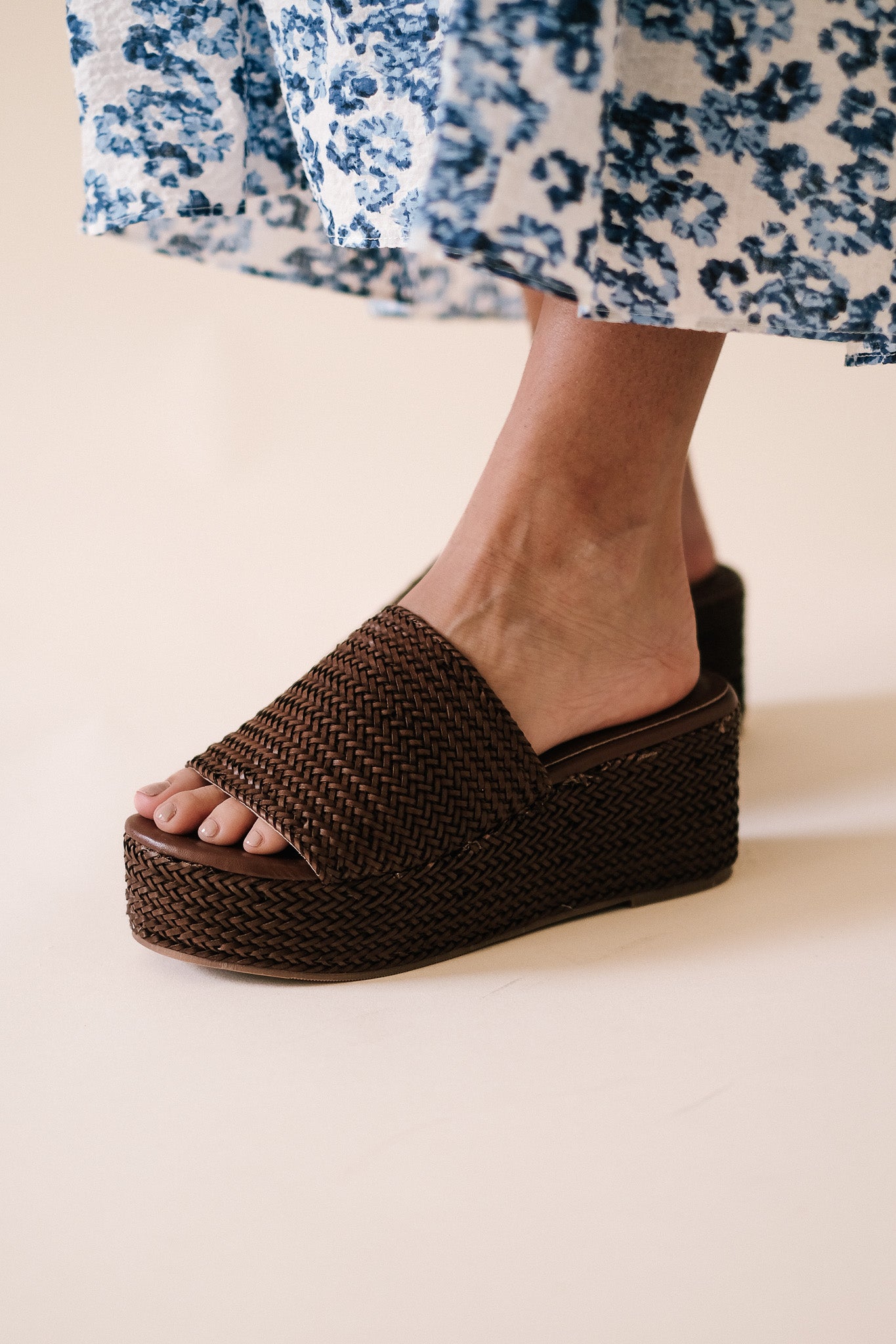 Matisse Peony Platform Sandal (Chocolate)