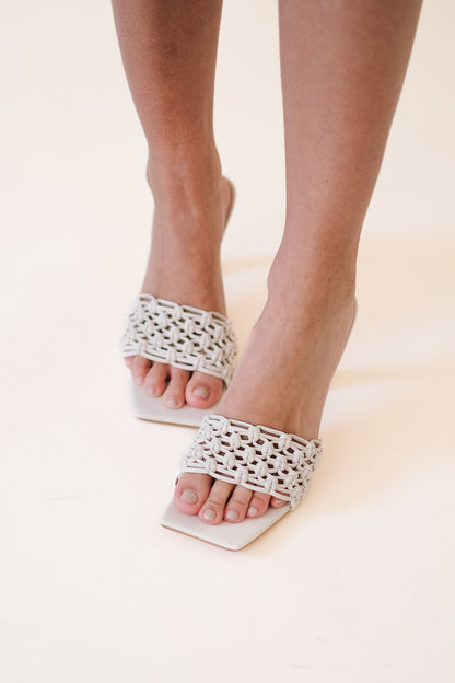 Chinese Laundry Yazzie Slide Sandal Heel (Cream)