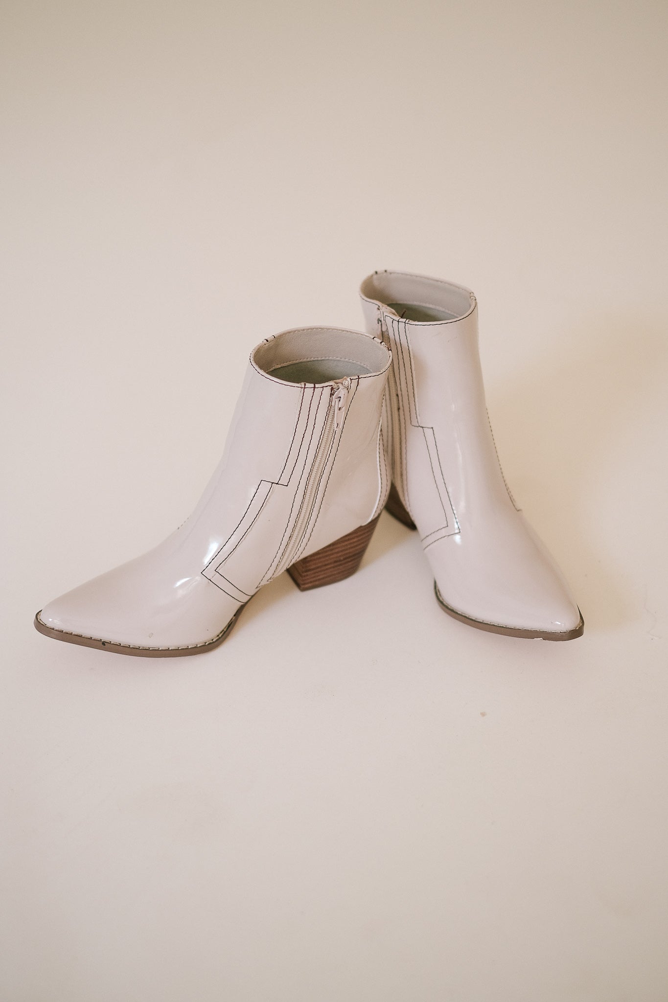 Matisse Liza Ivory Patent Western Style Booties (SZ.10)